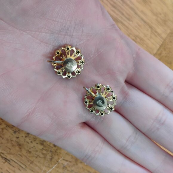 Vintage Coro screwback earrings - Picture 2 of 3